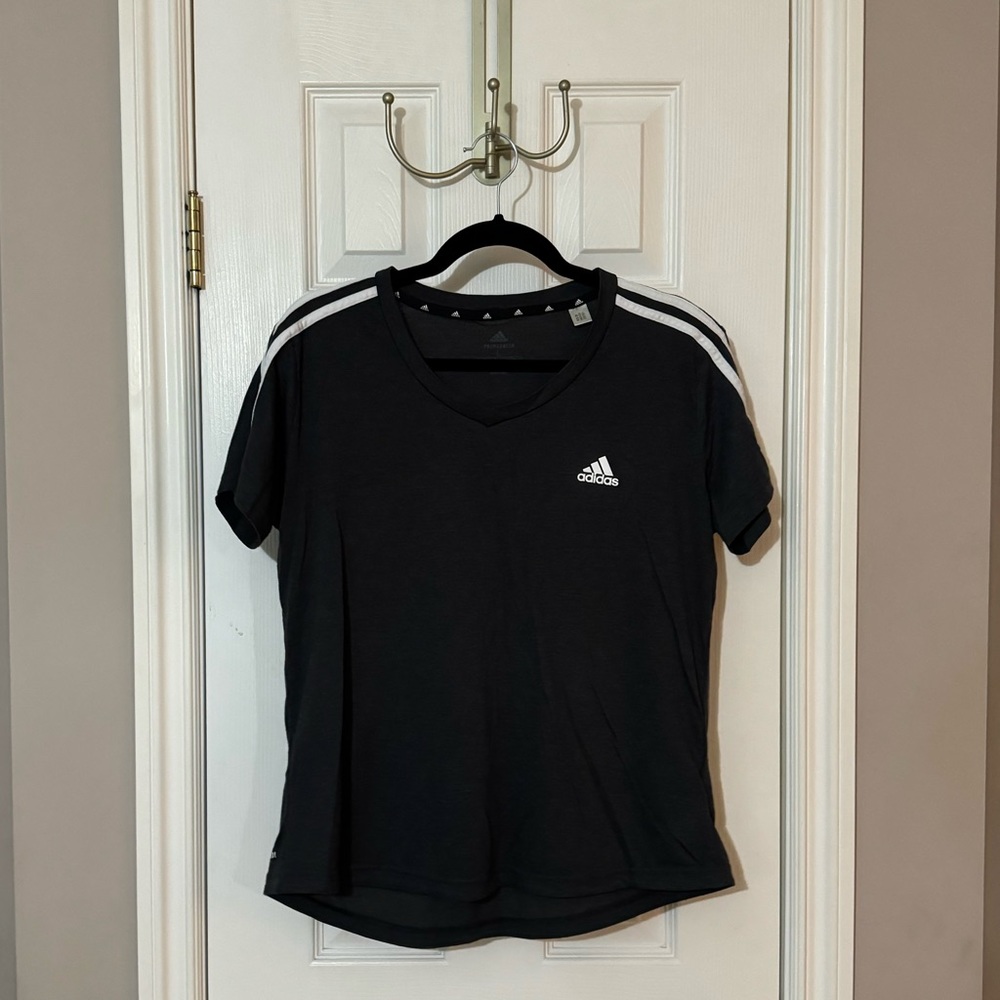 Adidas Size Large Gray T-Shirt